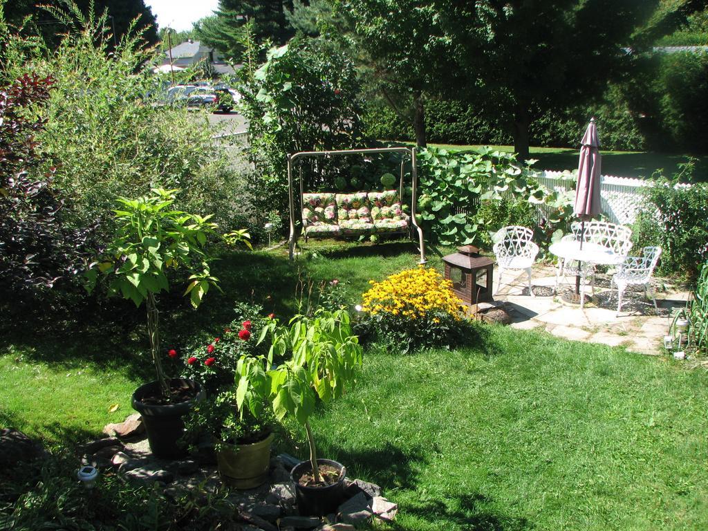 Magnolia B&B Granby Exterior photo